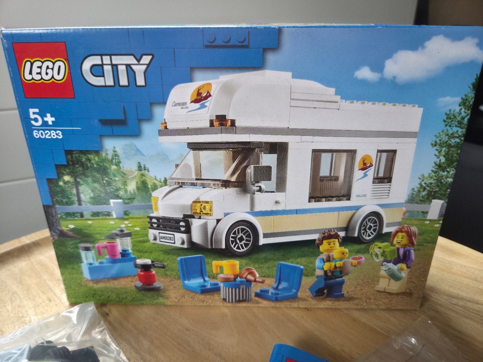 Lego City 60283 Camper vakantie, met doos, boekje, stickers., City, Lego, Ophalen of Verzenden, Zo goed als nieuw