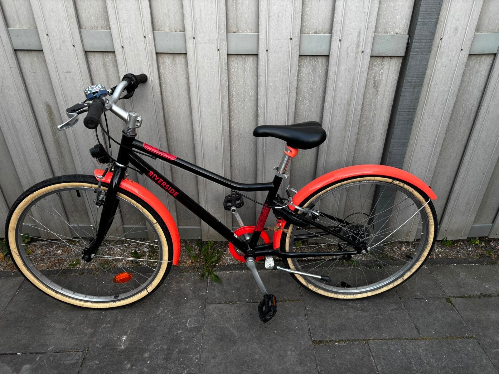 Riverside 100 kinderfiets 24 inch - Zwart/Oranje, Fietsen en Brommers, Gebruikt, Velgrem, Versnellingen, Minder dan 49 cm