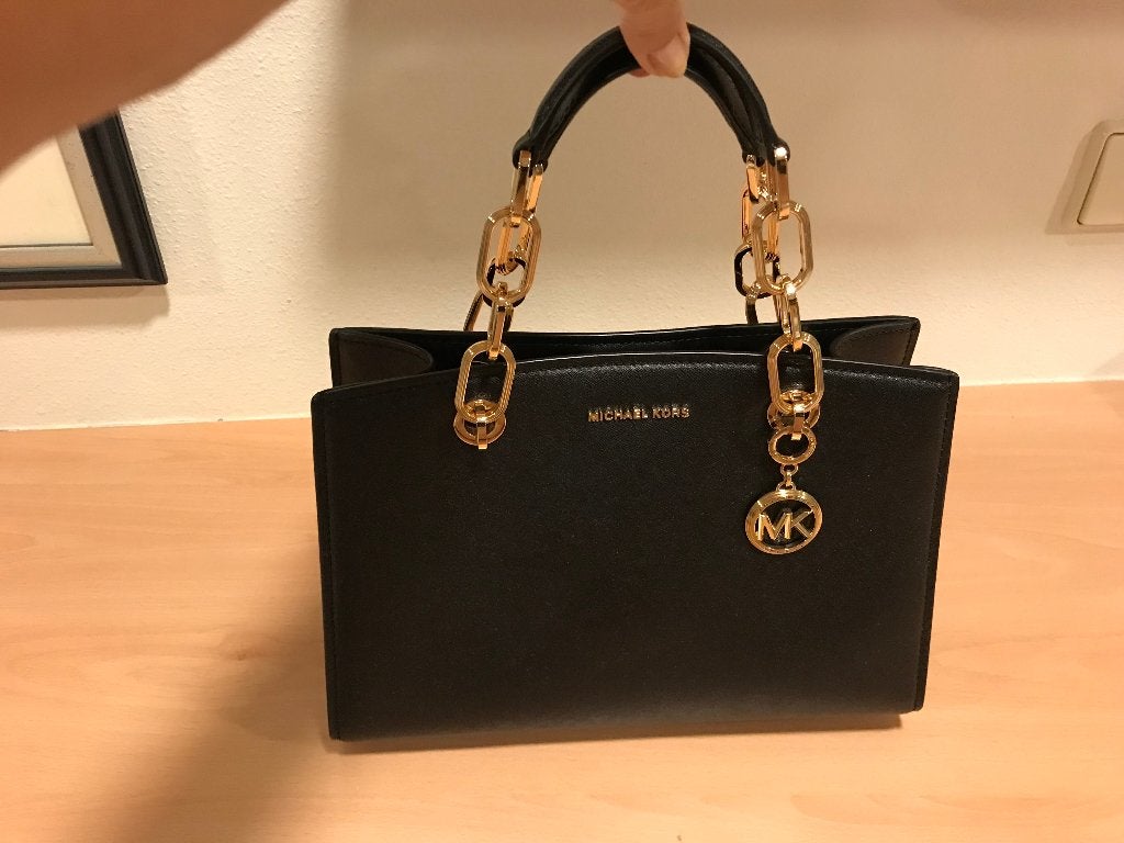 Michael Kors Cynthia Medium Satchel Handtas – Zwart, Ophalen of Verzenden, Zo goed als nieuw, Zwart, Handtas