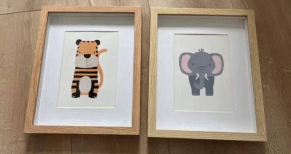 Set van 2 ingelijste kinderposters: Tijger en Olifant, Beige, Decoratieobject, Ophalen of Verzenden, Zo goed als nieuw