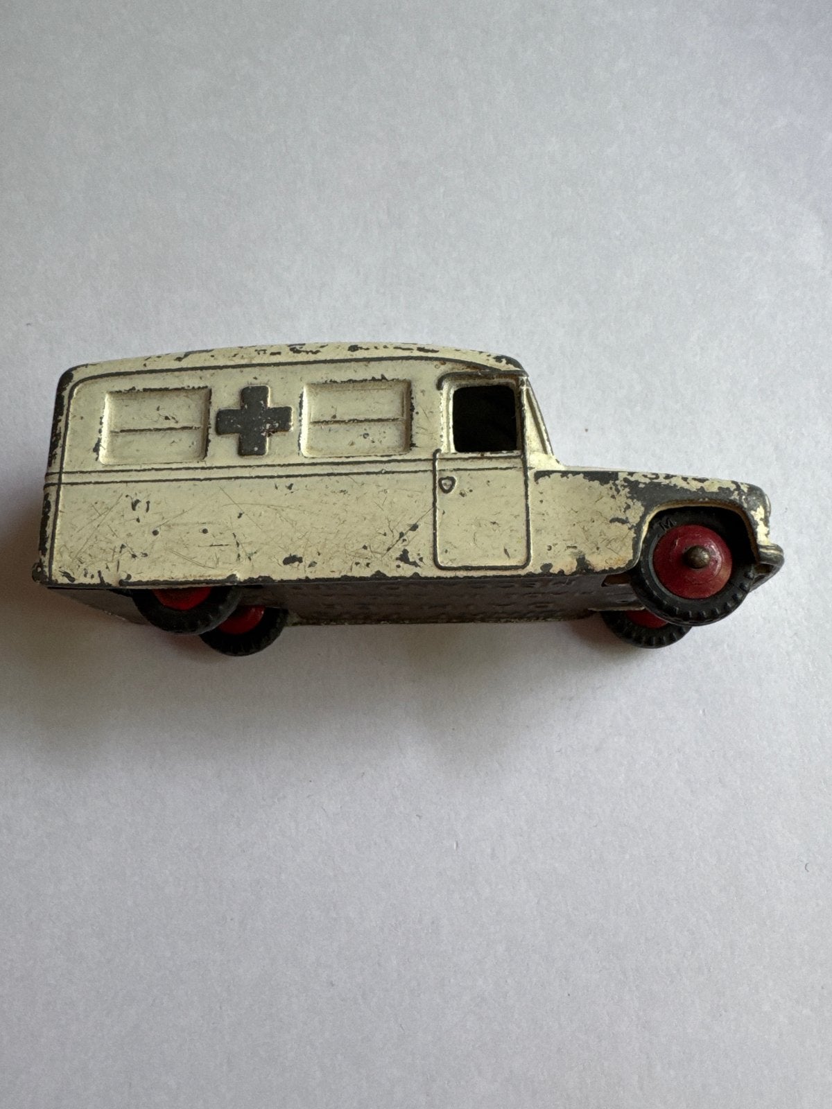 Vintage Dinky Toys Daimler Ambulance (253) - Gebruikt, Ophalen of Verzenden, Gebruikt