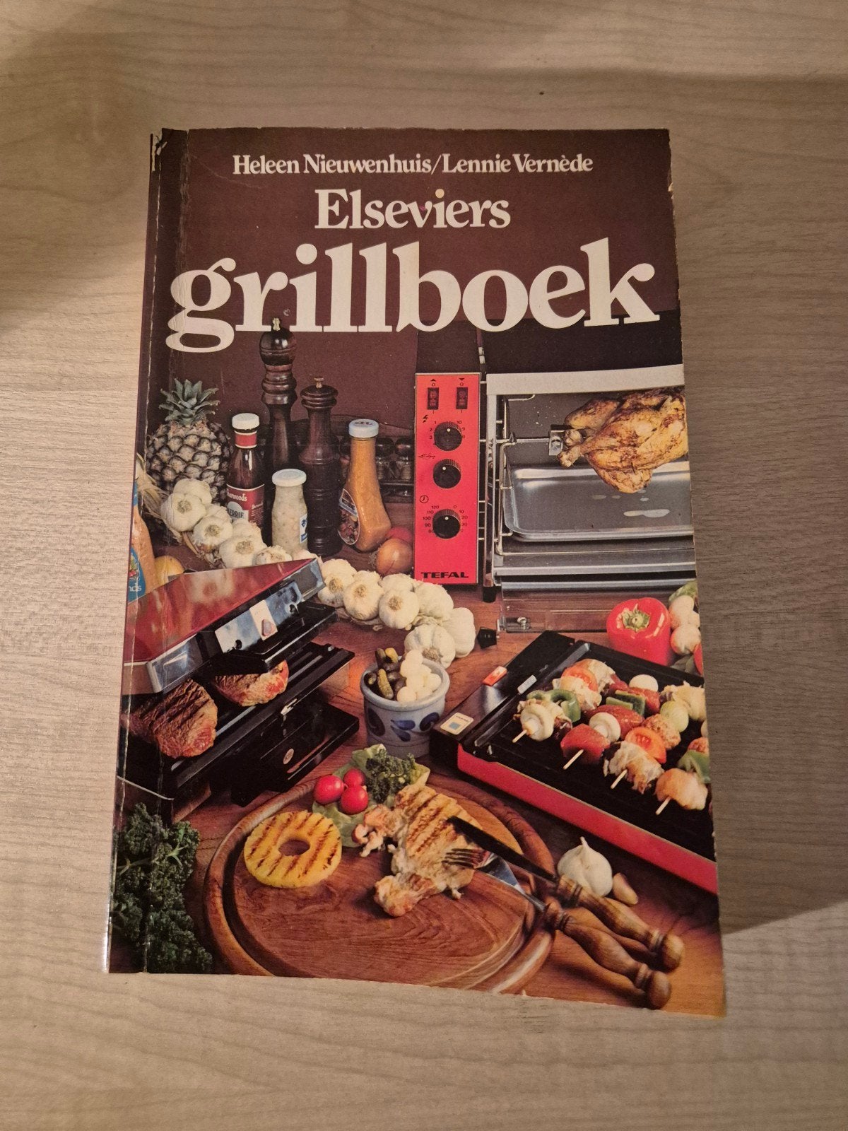 Vintage kookboek: Elseviers Grillboek (Heleen Nieuwenhuis), Boeken, Kookboeken, Ophalen of Verzenden, Gelezen