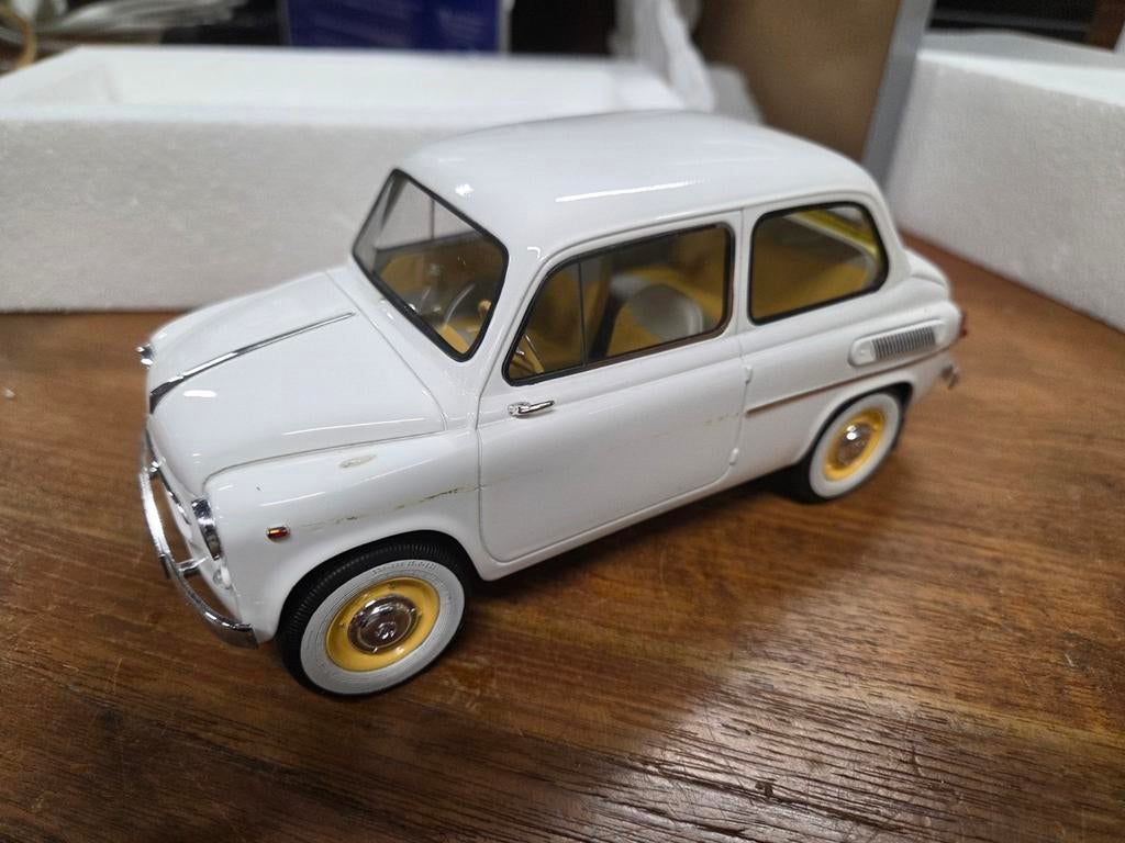Zaporozhets Zaz 965AE Jalta 1965 wit schaal 1:18, Overige merken, Gebruikt, Auto, .