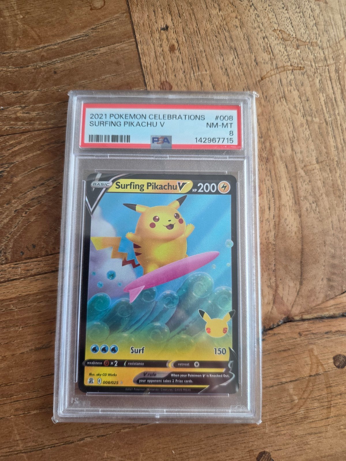 surfing pikachu v psa8 pokemon kaart  008/025, Ophalen of Verzenden, Zo goed als nieuw