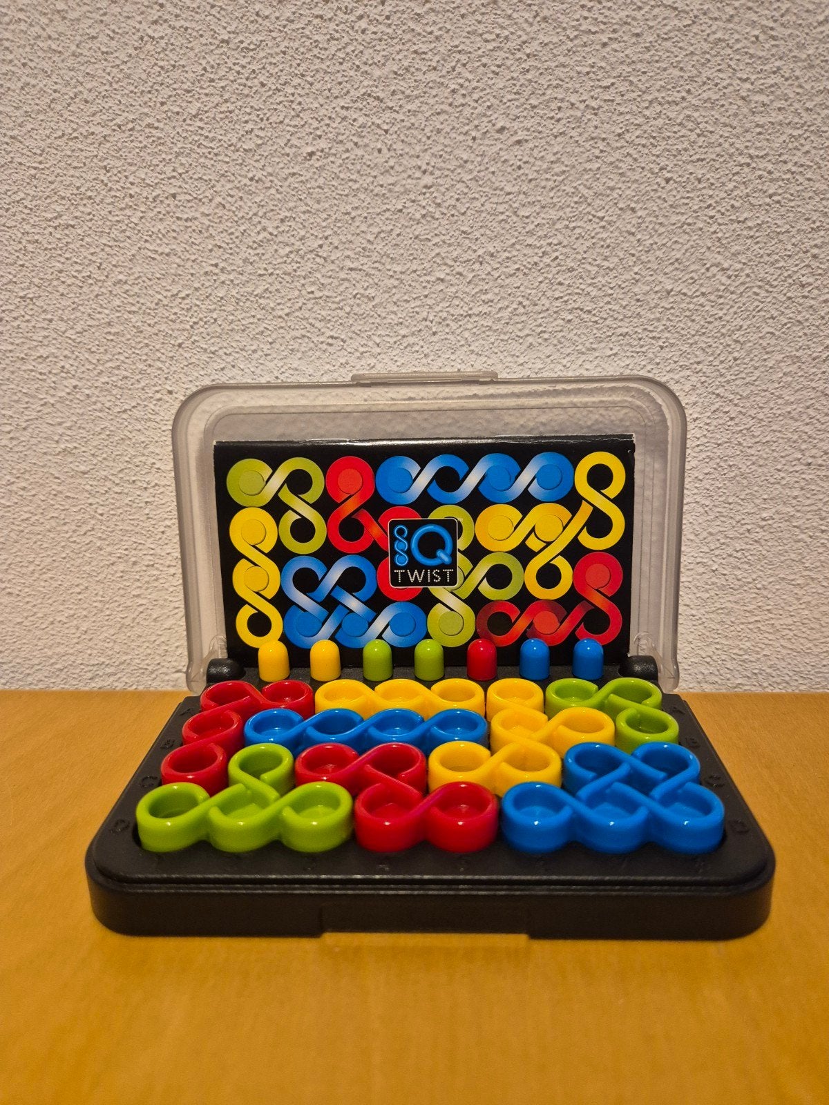 SmartGames IQ Twist Puzzelspel, Ophalen of Verzenden, Zo goed als nieuw, Rubik's of 3D-puzzel