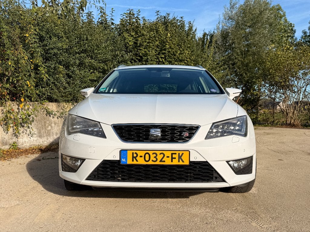 Seat LEON ST 1.4 TSI FR / 175PK / DSG / Automaat / Stoelverw, Auto's, Zwart, 4 cilinders, Leon, Leder en Stof