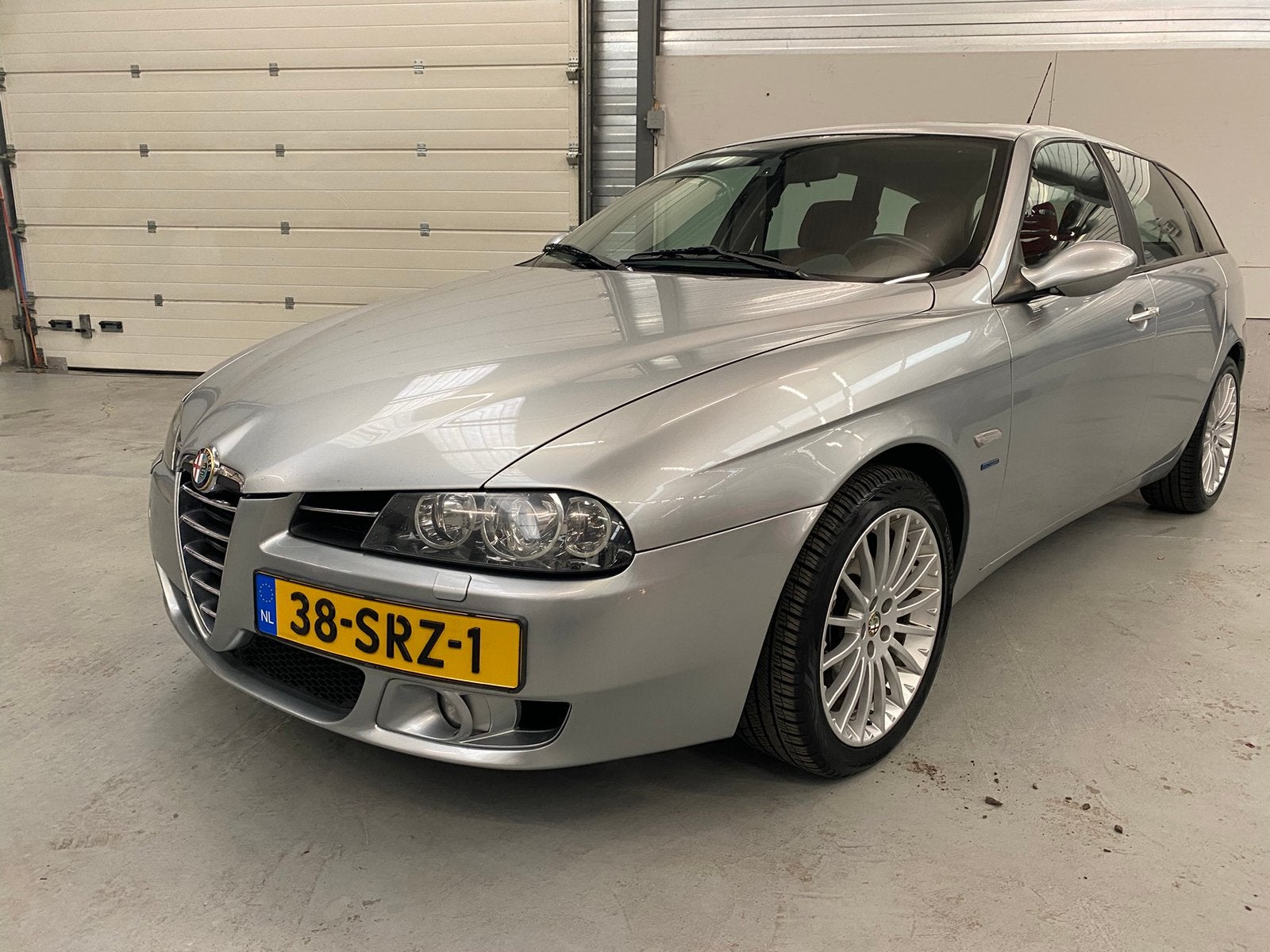 Alfa Romeo 156 2.5 V6 24V Sportwagon 2004 Grijs, Auto's, Voorwielaandrijving, 1380 kg, 192 pk, Leder
