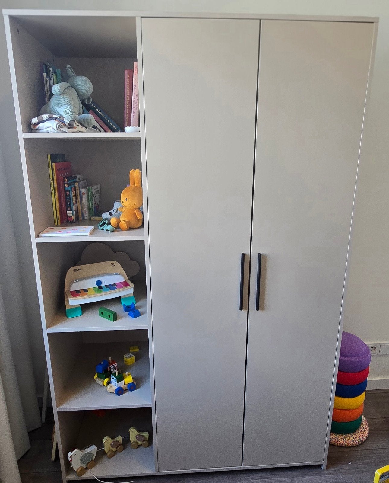 Kast Lars Clay, Kinderen en Baby's, Kinderkamer | Commodes en Kasten, Ophalen, 50 tot 70 cm, 100 cm of meer, 105 cm of meer