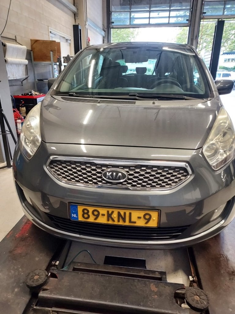 Kia Venga 1.4 Cvvt 90pk 2010 Grijs, Voorwielaandrijving, 4 cilinders, 1396 cc, 1153 kg