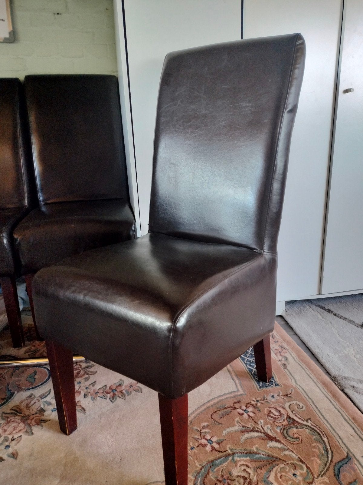 4 leren stoel -- 10€ per, Zwart, Nieuw, Leer, Ophalen of Verzenden