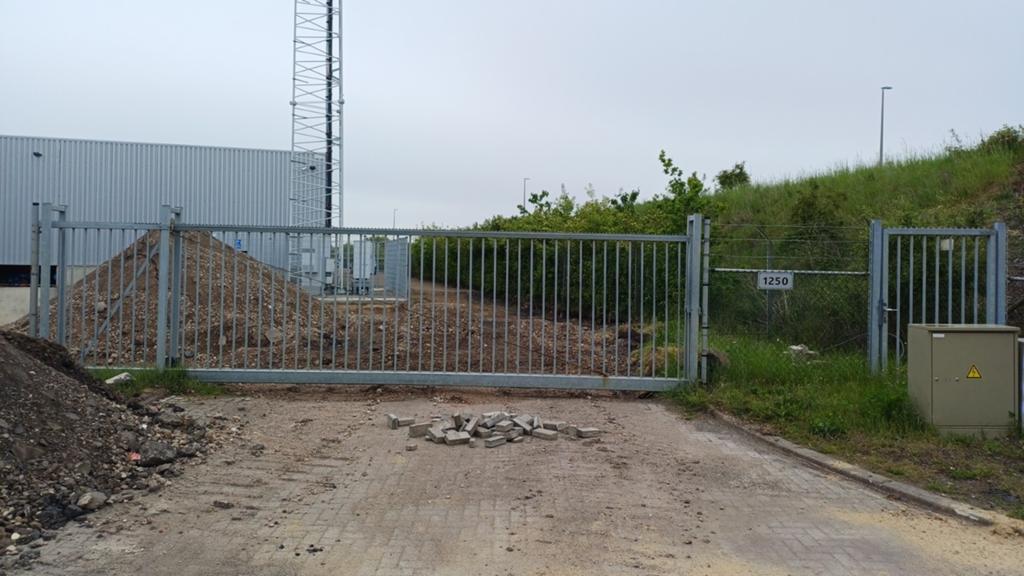 schuifpoort 7,7m en looppoort, Tuin en Terras, Ophalen, Gebruikt, IJzer, Overige typen