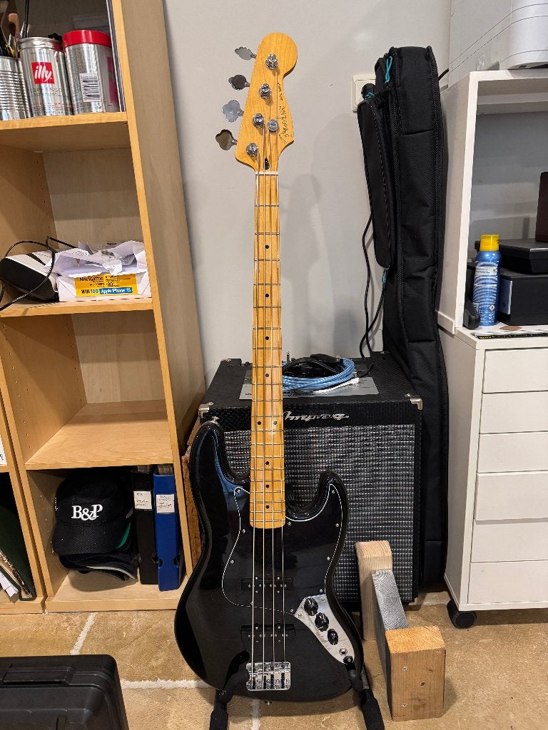 Fender Player II Jazz Bass MN BLK, & Ampeq versterker 100W, Muziek en Instrumenten, Ophalen, Zo goed als nieuw, Elektrisch