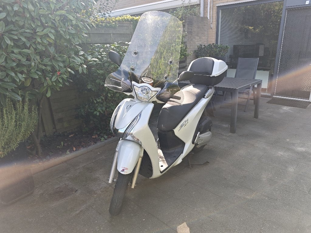 Honda SH150i motor scooter 2014 zuinig en betrouwbaar GIVI, Scooter, Occasion, Particulier, 11 kW of minder