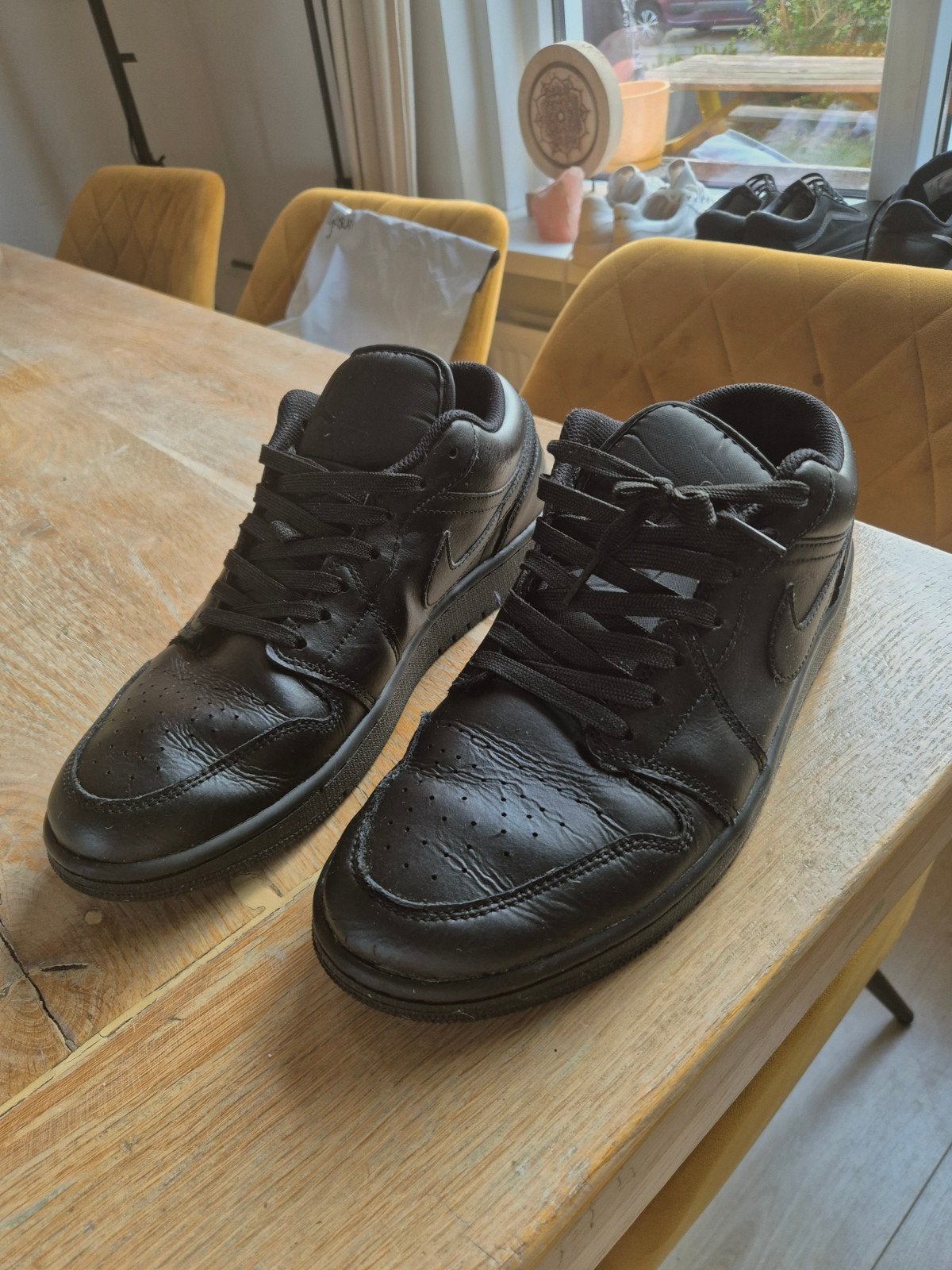 Nike Jordan 1 Low Zwart Leer - Maat 44, Zwart, Nike, Ophalen of Verzenden, Sneakers of Gympen