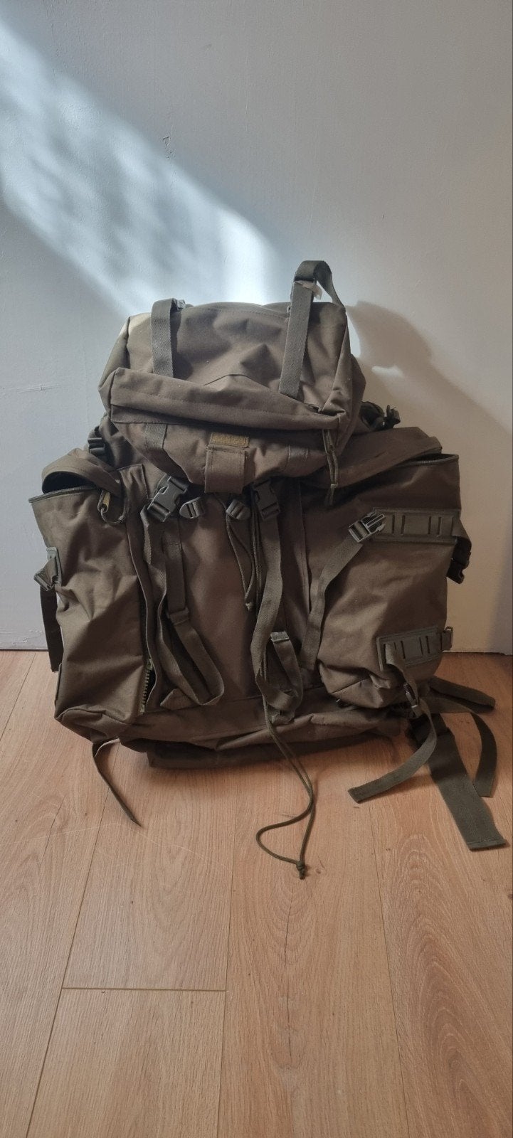 75 liter Leger Commando Rugzak met Regenhoes, zgan, Sport en Fitness, Ophalen of Verzenden, Zo goed als nieuw, Rugzak