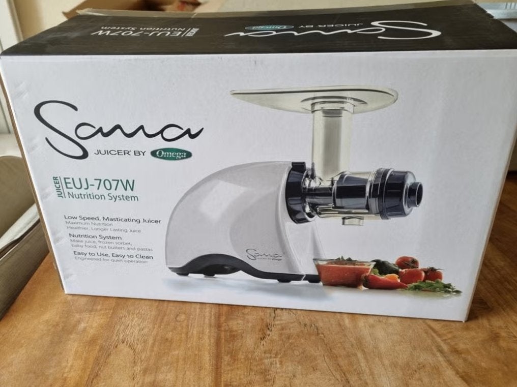 Sana Juicer by Omega EUJ-707 W Slowjuicer, Witgoed en Apparatuur, Ophalen, Zo goed als nieuw, Elektrisch, Slowjuicer