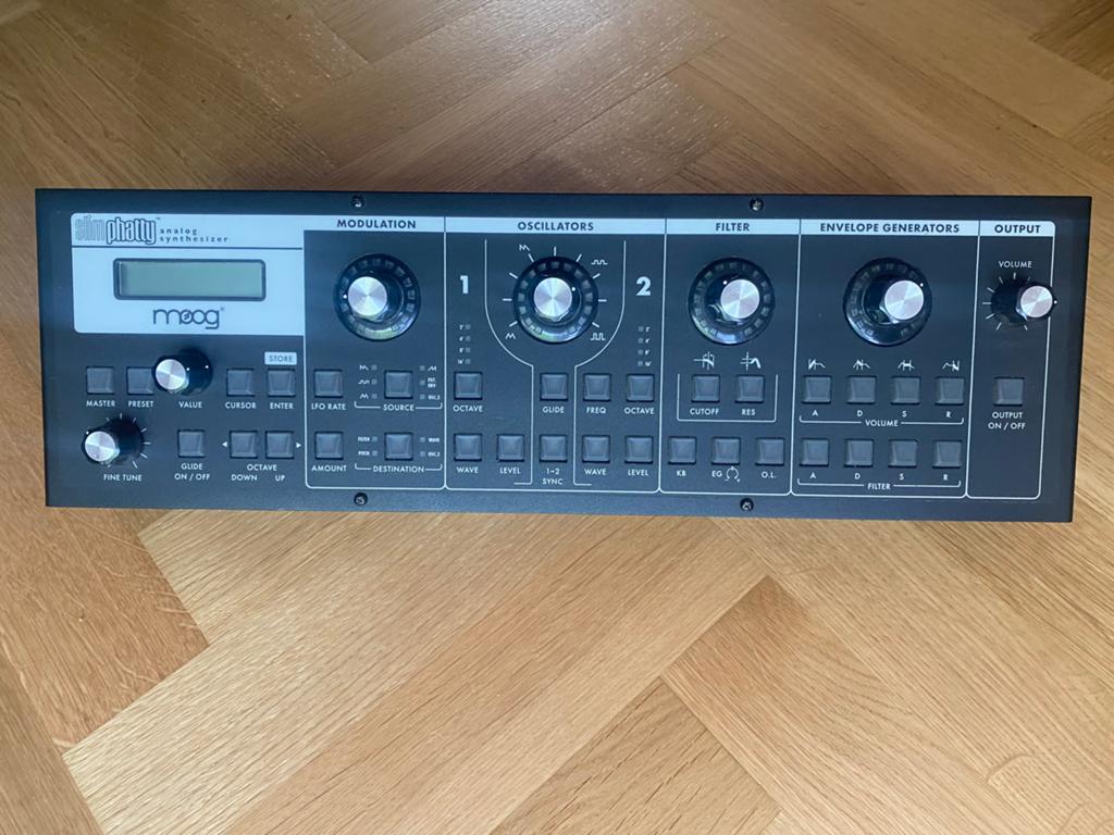 Moog Slim Phatty analoge synthesizer module, Muziek en Instrumenten, Synthesizers, Zo goed als nieuw, Overige aantallen, Overige merken