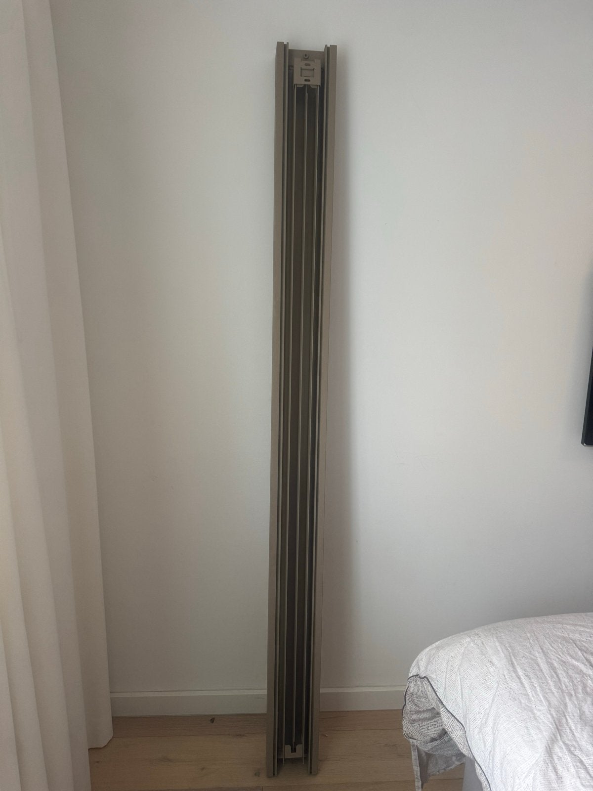 Slanke verticale radiator  vasco- Gebruikt, Radiator, Minder dan 60 cm, Ophalen of Verzenden, Zo goed als nieuw
