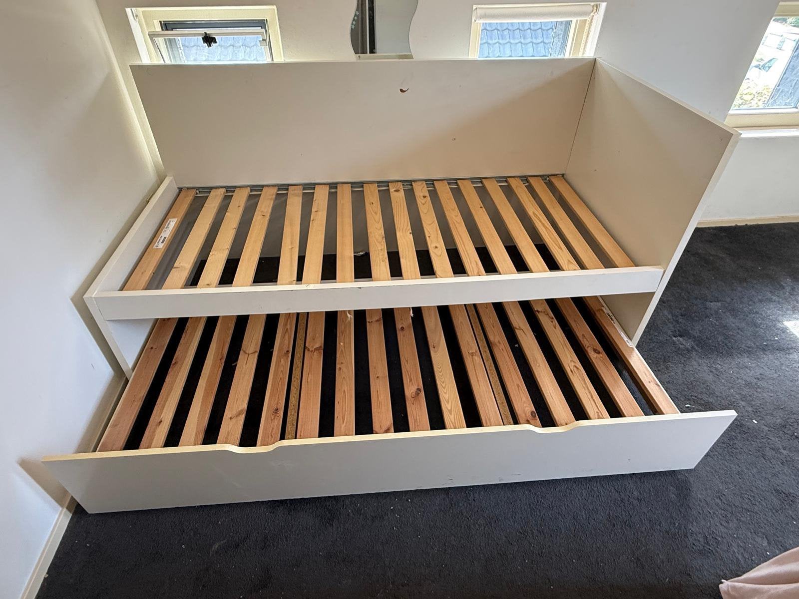 Witte kajuitbed met uitschuifbaar logeerbed, Ophalen, Gebruikt, 90 cm, Eenpersoons