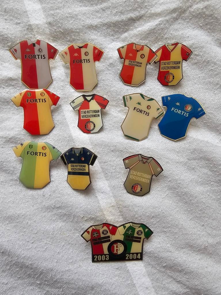 Feyenoord shirtjes pins - Collectie van 11 stuks, Verzamelen, Sportartikelen en Voetbal, Ophalen of Verzenden, Gebruikt, Feyenoord