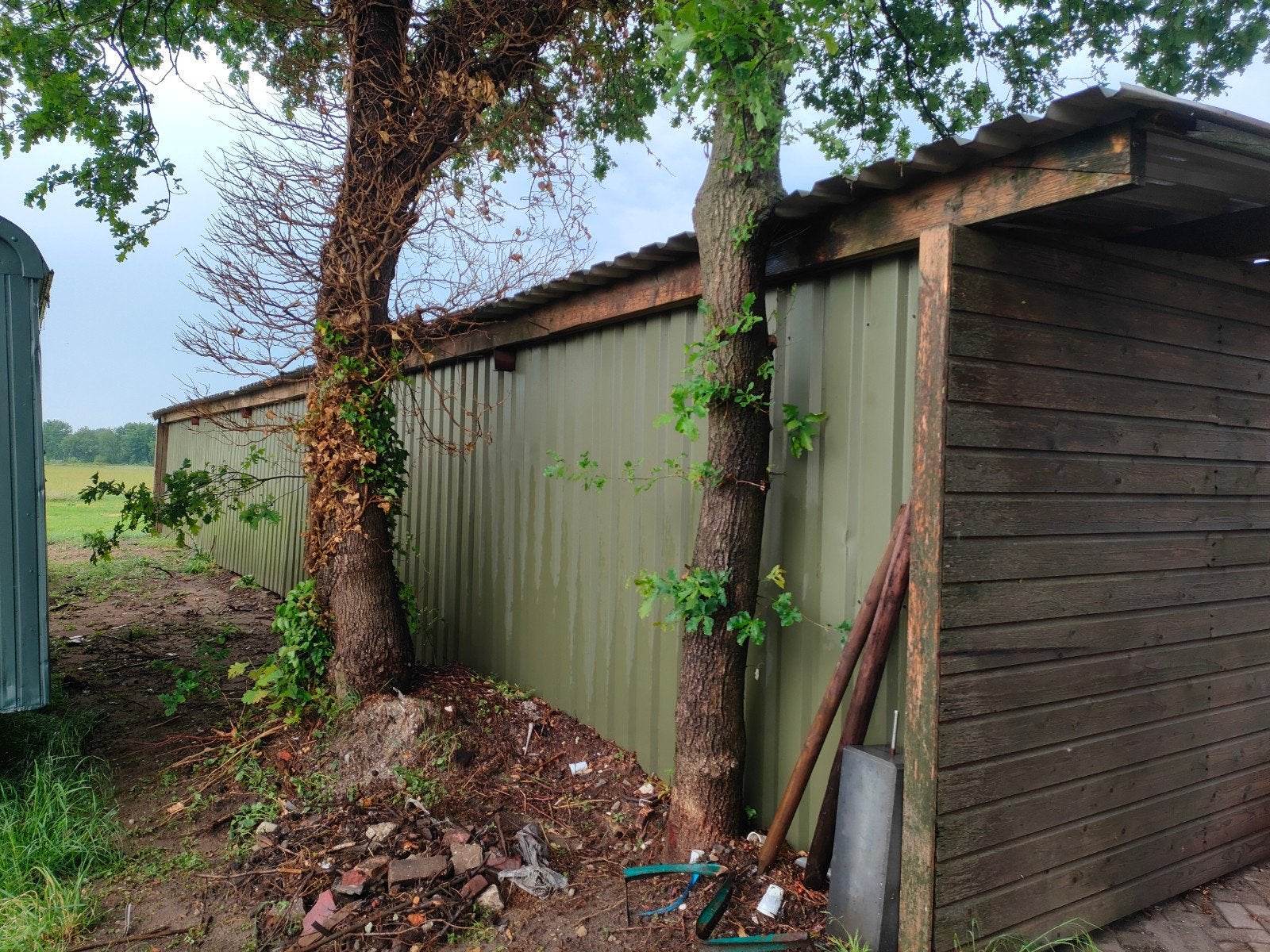 Robuuste berging met metalen dak, Tuin en Terras, Ophalen, Gebruikt, Metaal, Overige typen