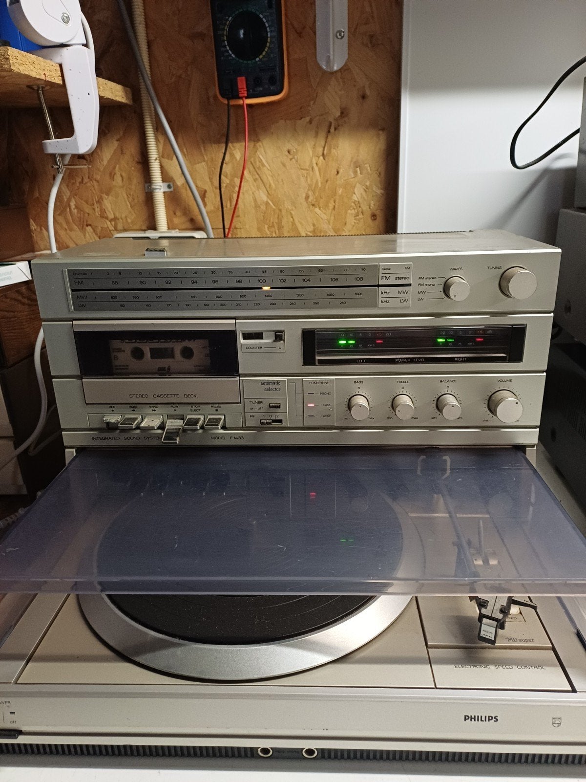 Philips F1433/30 Geïntegreerd Geluidssysteem uit 1983
