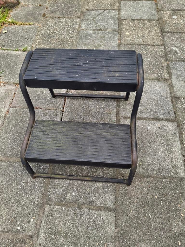 Stevige 2-tredige trap - Ideaal voor caravan of camper ., Ophalen of Verzenden, Gebruikt, Trap, Minder dan 2 meter