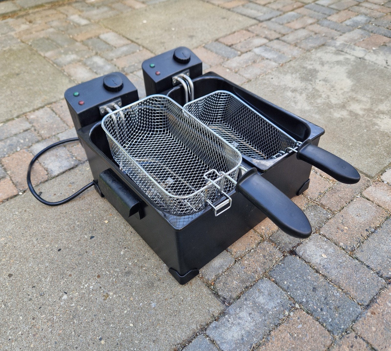 Gratis af te halen: dubbele frituurpan, 4 liter of meer, Ophalen, Gebruikt, Duo-friteuse