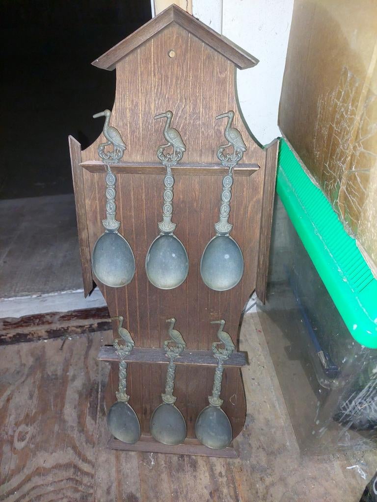 Vintage lepelrek met 6 tinnen lepels - ooievaar design, Antiek en Kunst, Ophalen
