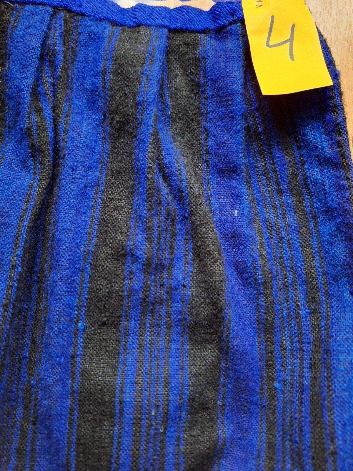 Zwart/ blauw gestreepte wollen rok, Antiek en Kunst, Antiek | Kleding en Accessoires, Ophalen of Verzenden