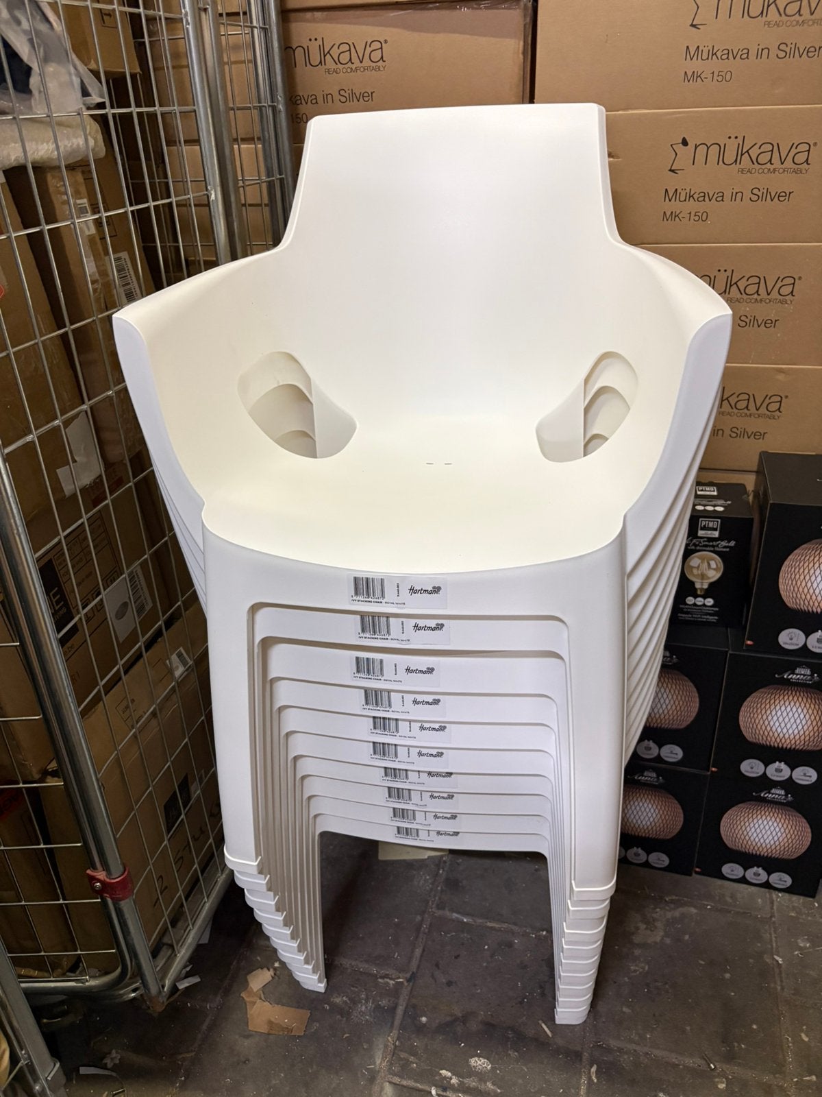 10 Nieuwe Hartman tuinstoelen stapelbaar wit 85 cm € 200, Kunststof, Nieuw, Goolkatenweg 55, 7521 BE Enschede, Nederland, Info@hartman.nl