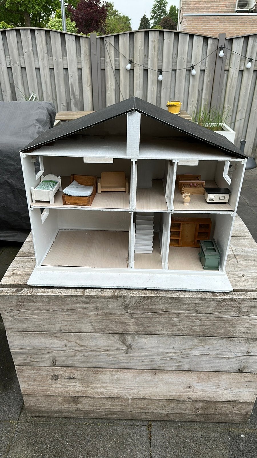Gratis; poppenhuis, zelf gemaakt, Ophalen, Gebruikt