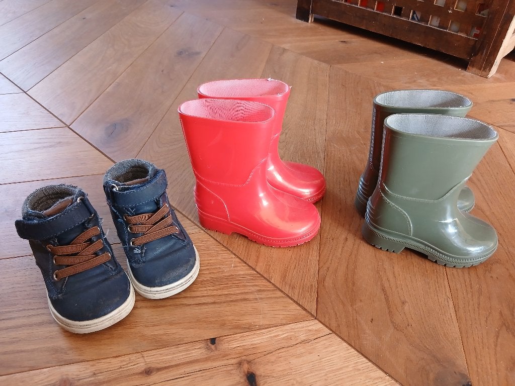 Regenlaarzen en schoenen maat 20, Gebruikt, Jongen of Meisje, Ophalen of Verzenden, Laarzen