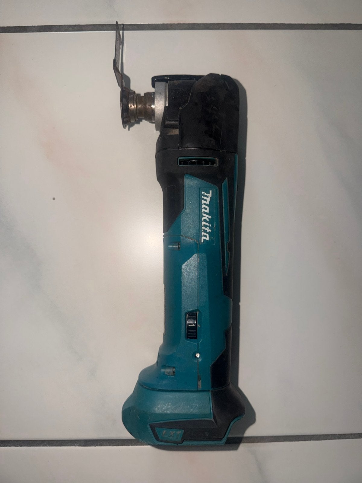 Makita DTM51 Multitool, Doe-het-zelf en Verbouw, Gereedschap | Handgereedschap, Ophalen, Gebruikt, Multitool, Makita