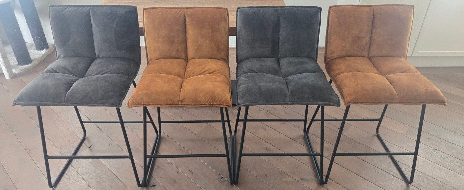 Set van 4 stoelen: 2x groen, 2x okergeel - Zithoogte 60cm, Ophalen, Overige kleuren, Zo goed als nieuw, Modern