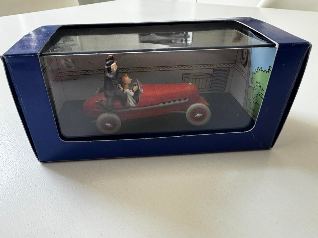 Kuifje auto 1:43 de rode bolide met j en j ui sigaren farao, Ophalen of Verzenden, Zo goed als nieuw