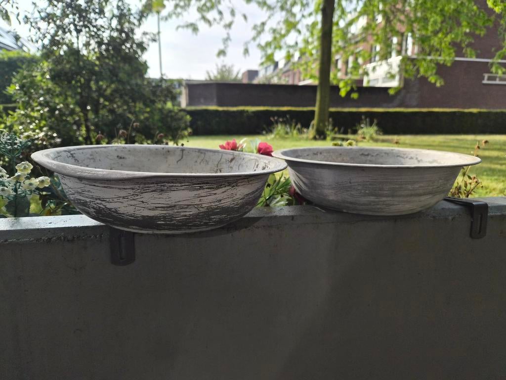 2x bloembakken schalen, Tuin en Terras, Ophalen of Verzenden, Rond, Metaal, Minder dan 30 cm