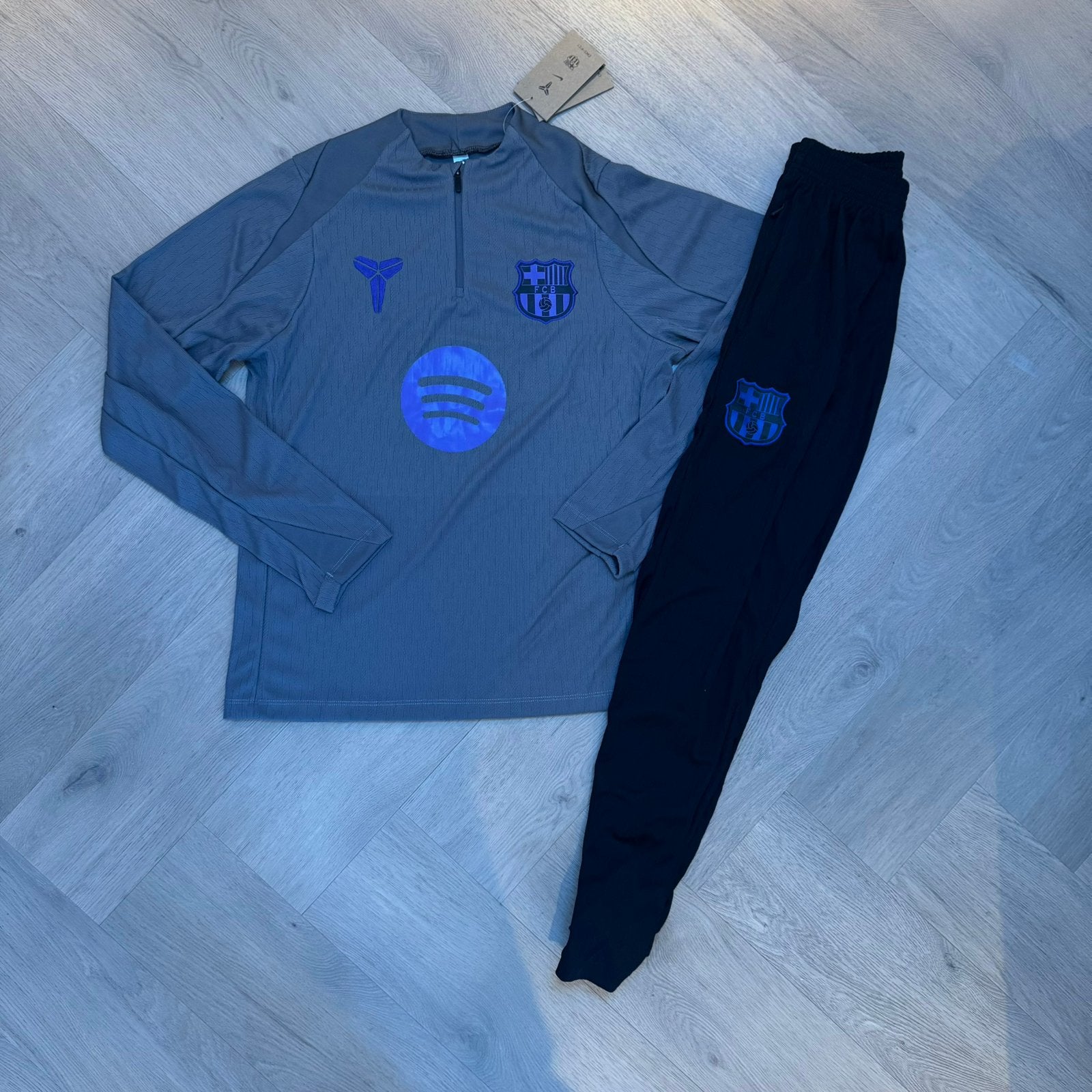 Trainingspak Barcelona maat S, Blauw, Nieuw, Ophalen of Verzenden, Voetbal