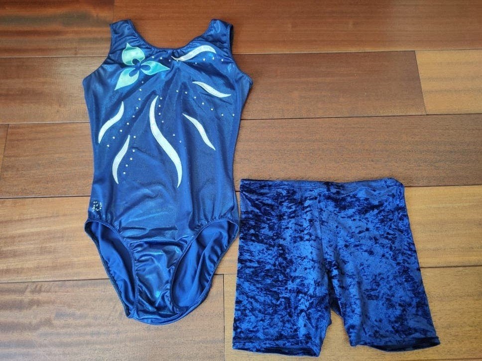 Turnpakje met velours broekje - Maat M (40/AXL), Sport en Fitness, Turnen, Maat 36 t/m 42, Ophalen of Verzenden, Turnpak(je)