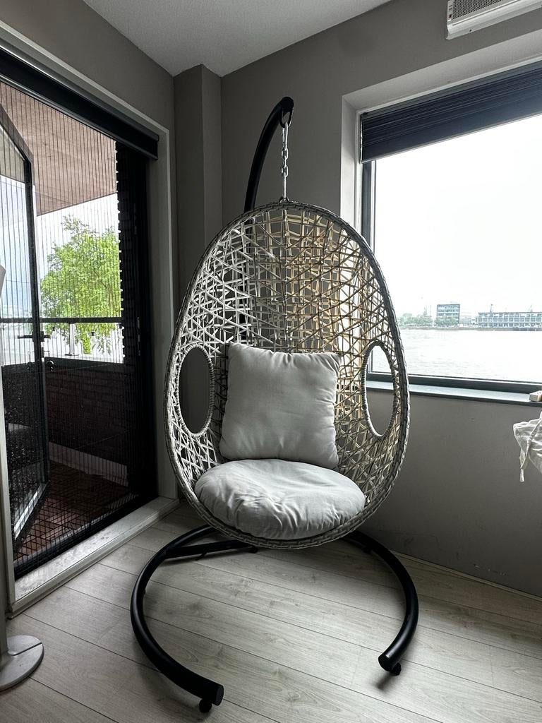 Hangstoel met frame van Tarrington House, Huis en Inrichting, Stoelen, Gebruikt, Eén, Metaal, Grijs, Ophalen