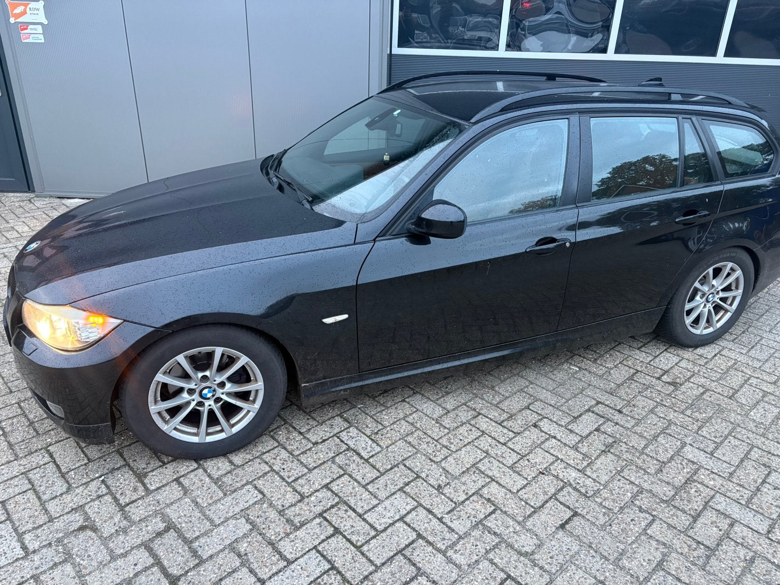 BMW 3-Serie 2.0 I 318 Touring 2011 Zwart, Auto's, 4 cilinders, Zwart, Handgeschakeld, Particulier