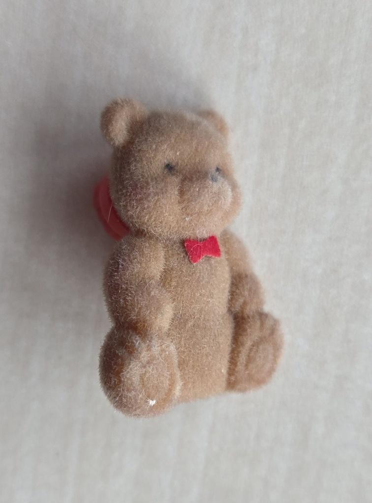 Beer Teddybeer pin, Verzamelen, Speldjes, Pins en Buttons, Gebruikt, Niet vindbaar, Niet vindbaar, Speldje of Pin