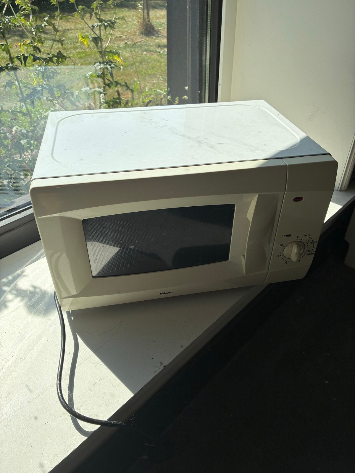 Pelgrim Magnetron PM1117WIT/P01 - Gebruikt, Ophalen, Gebruikt, Magnetron, Draaiplateau