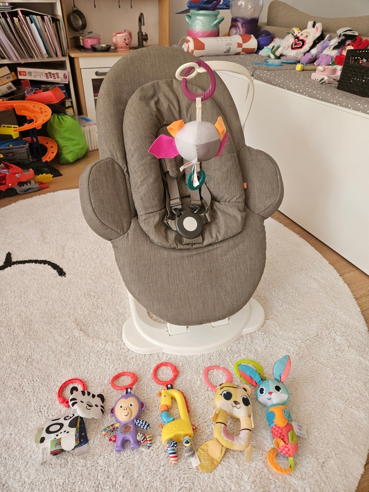 Stokke wipstoel, bouncer met gratis speelgoed er bij!, Ophalen, Zo goed als nieuw, Jongen of Meisje