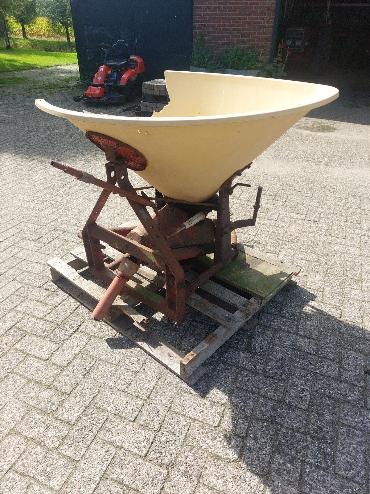 Vicon Pendelstrooier, Tuin en Terras, Aarde en Mest, Ophalen