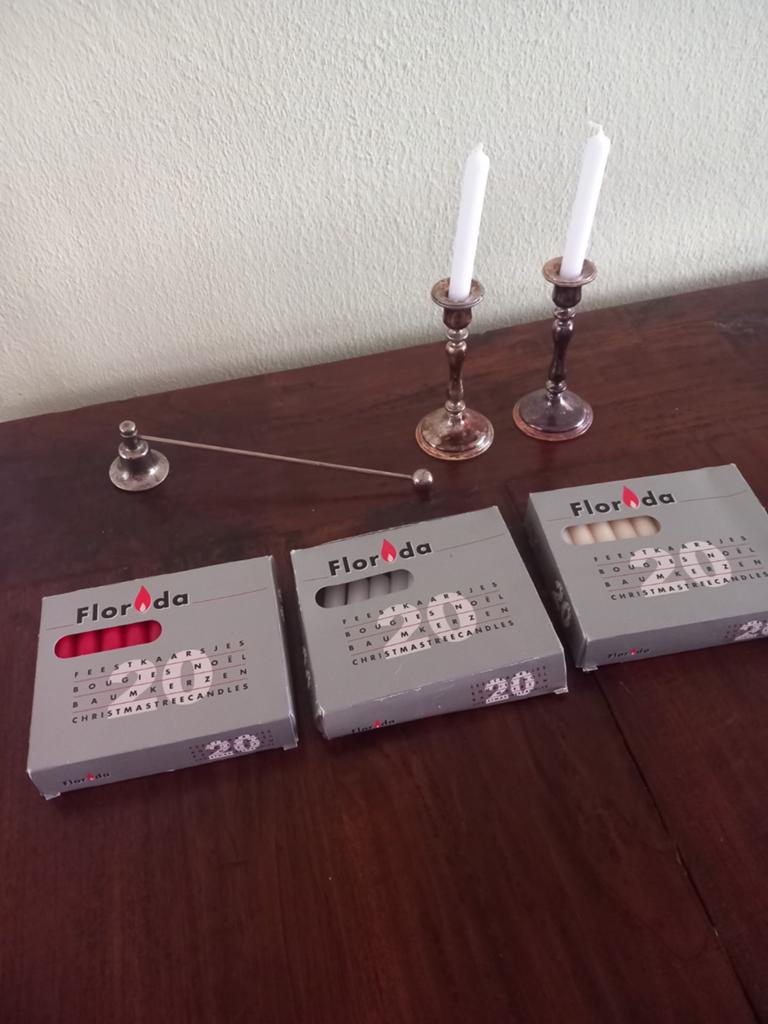 2 x Silver plated wmf kandelaar plus 3 dozen kaarsen geldrop, Ophalen of Verzenden, Zilver