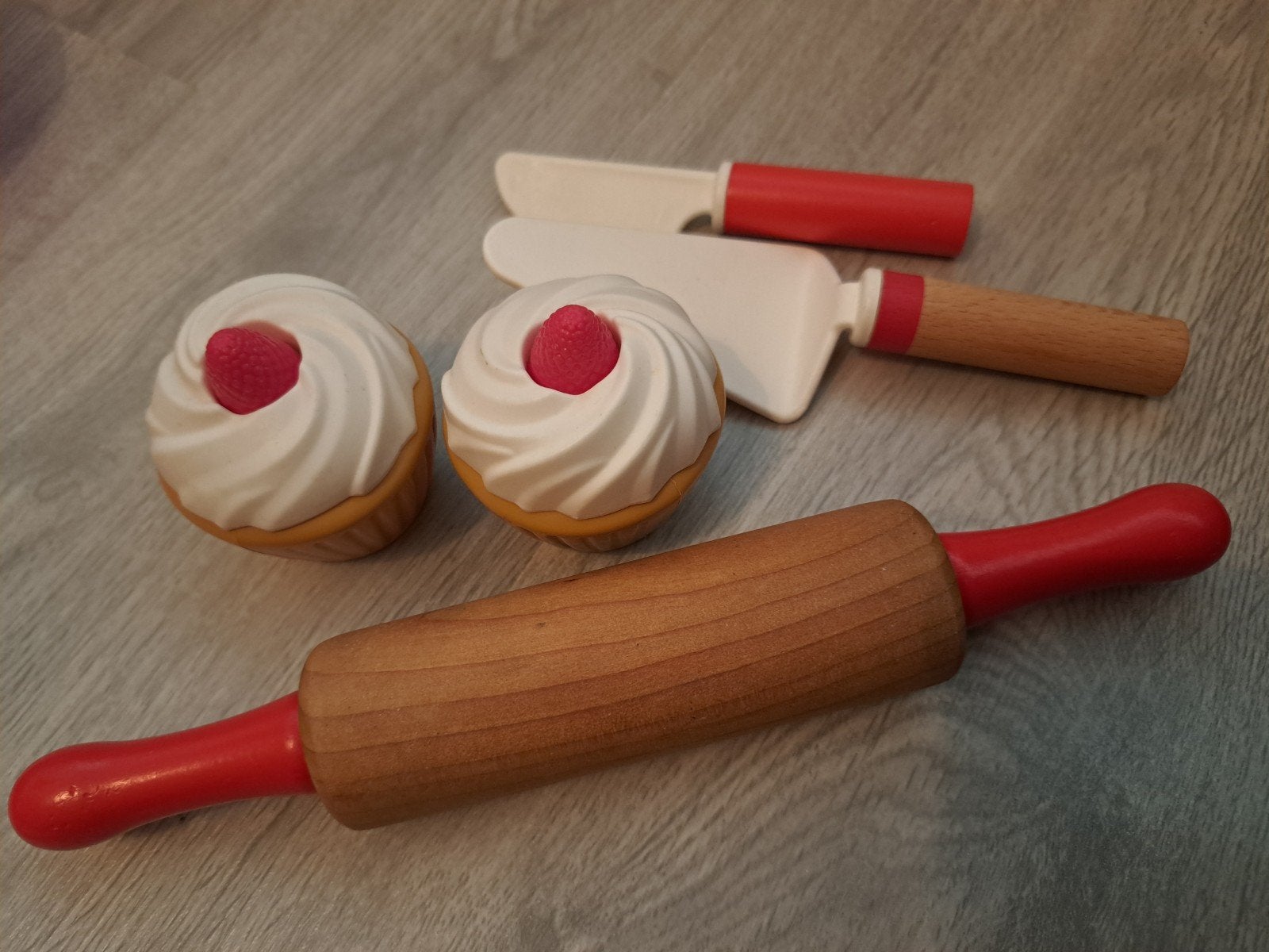 Leuk houten speelgoed baksetje, Ophalen of Verzenden, Gebruikt, Meubelstuk of Keukentje