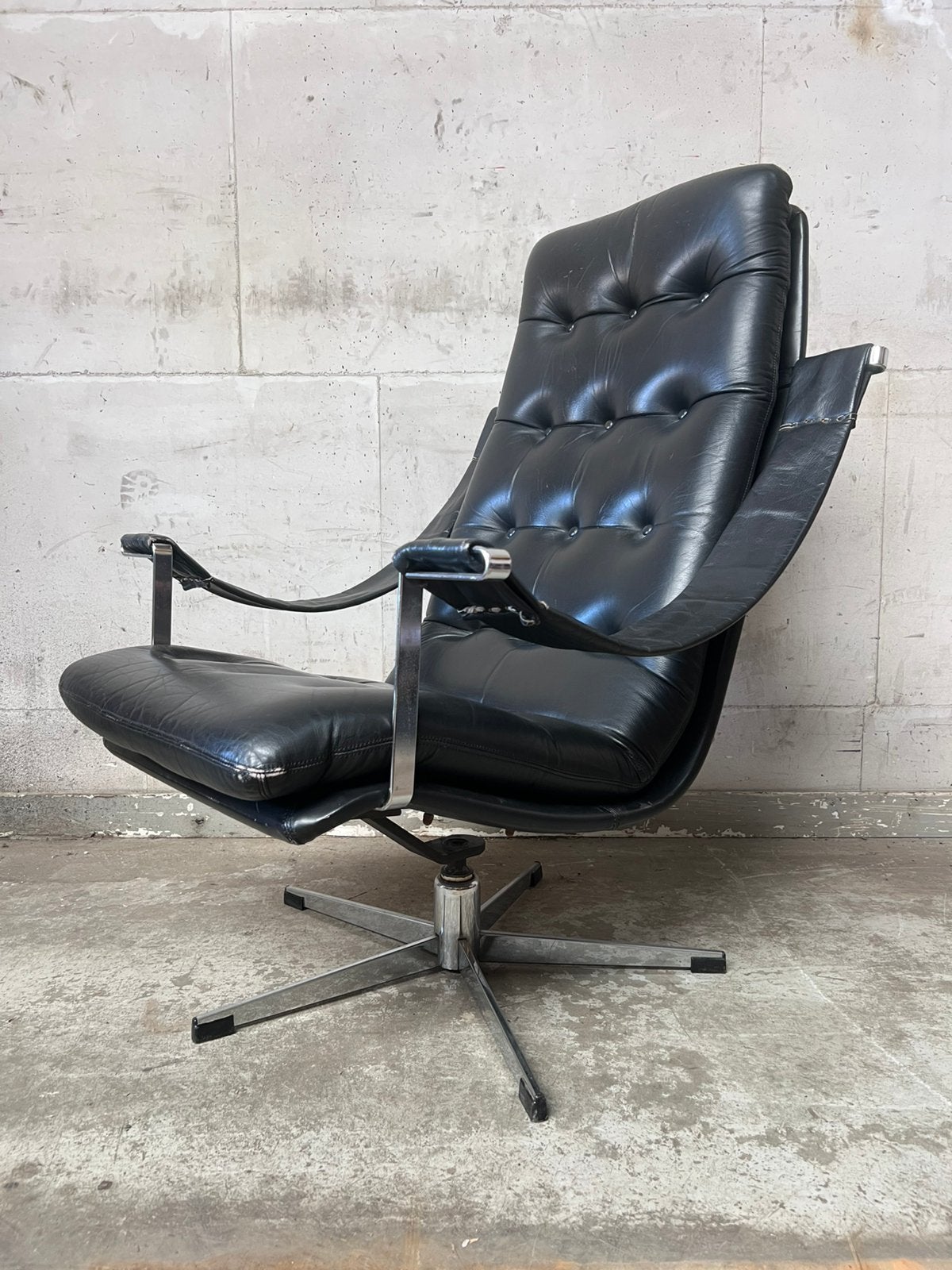 Artifort leren draaifauteuil, Gebruikt, ., Vintage, 75 tot 100 cm