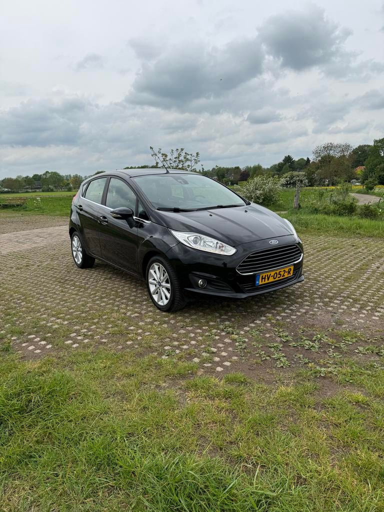 Ford Fiësta 1.0 59KW/80PK 5D 2015 Zwart, Voorwielaandrijving, Automatische klimaatregeling, 40 €/maand, 525 kg