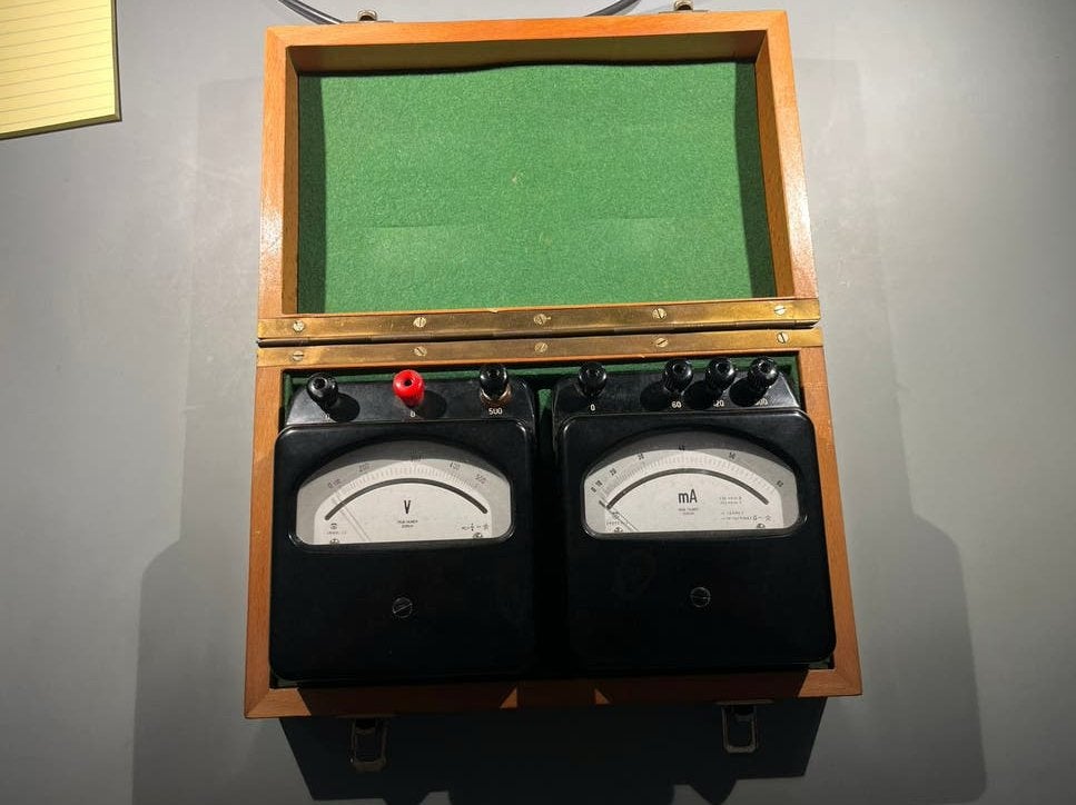 Vintage volt en mAmp meter, Ophalen, Zo goed als nieuw, Overige meters